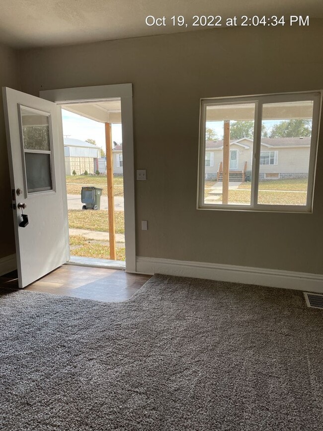 Foto del edificio - Updated 2 bedroom 1 bathroom home-located in Perry, IA