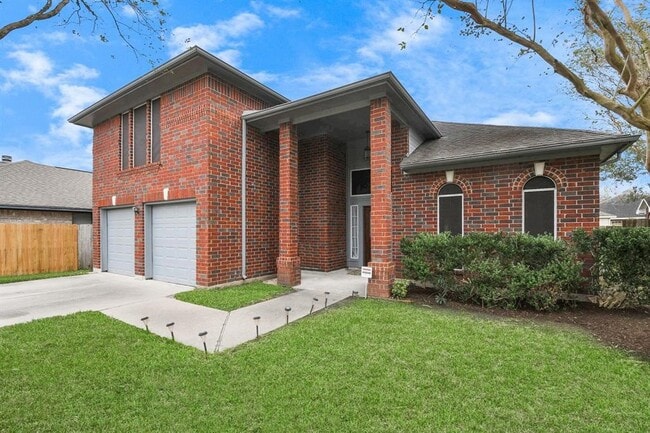 Building Photo - 2519 Palace Dr