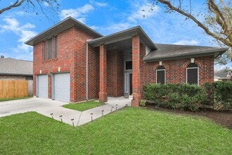 Building Photo - 2519 Palace Dr
