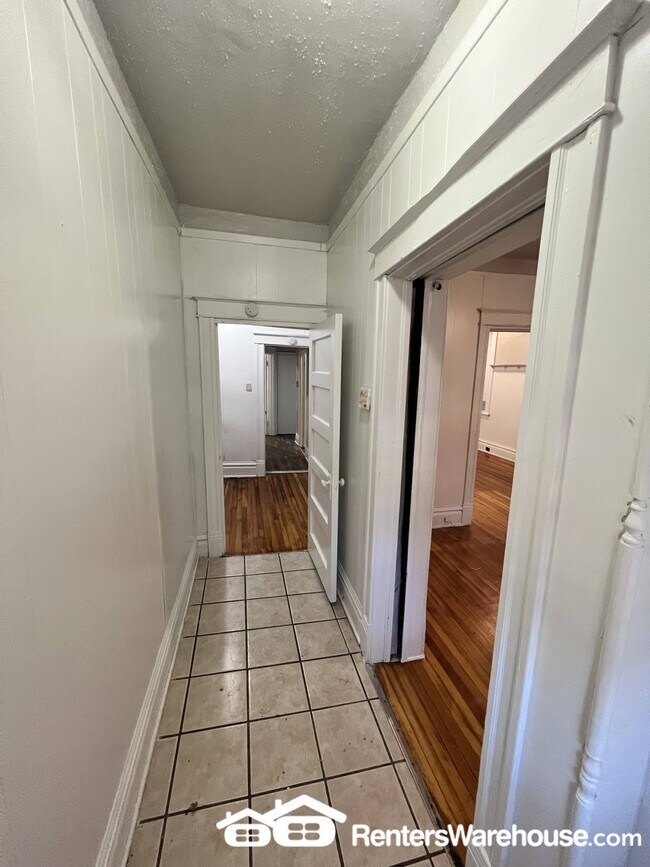 Building Photo - 4223 Red Bud Ave