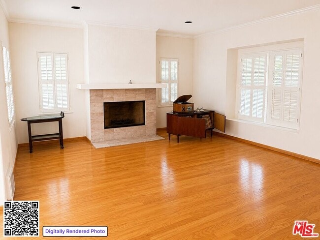 Building Photo - 220 S Palm Dr