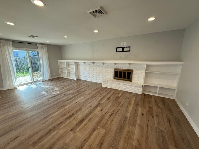 Foto del edificio - 612 Kinzer Ave