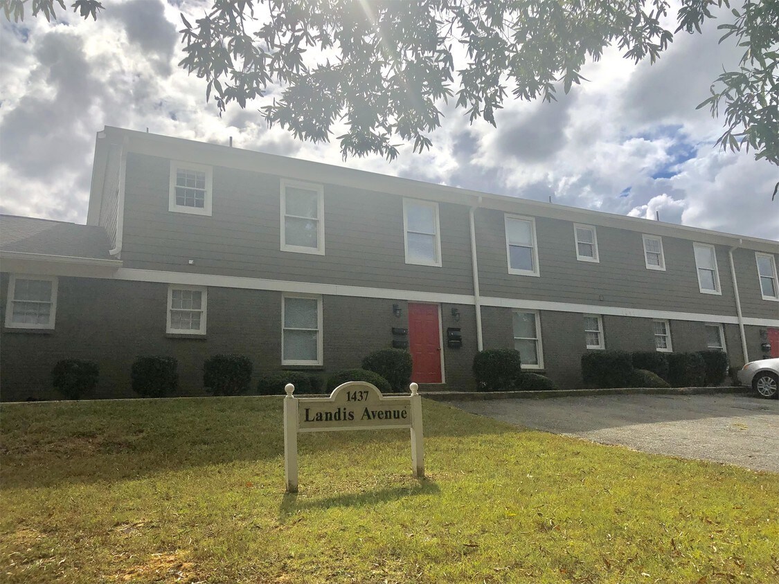 Primary Photo - 1437 Landis Ave