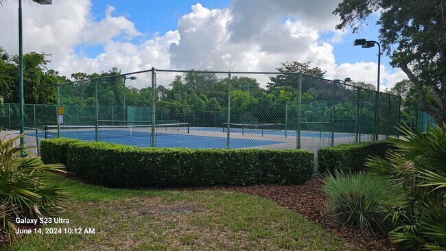 Foto del edificio - Spacious 4 Bedroom Home in Breakaway Trail...