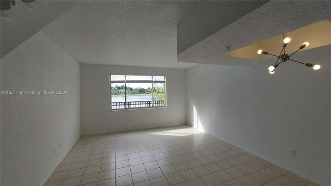 Building Photo - 711 SW 148th Ave