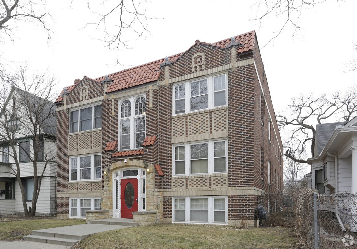 Primary Photo - 2705 Dupont Ave S