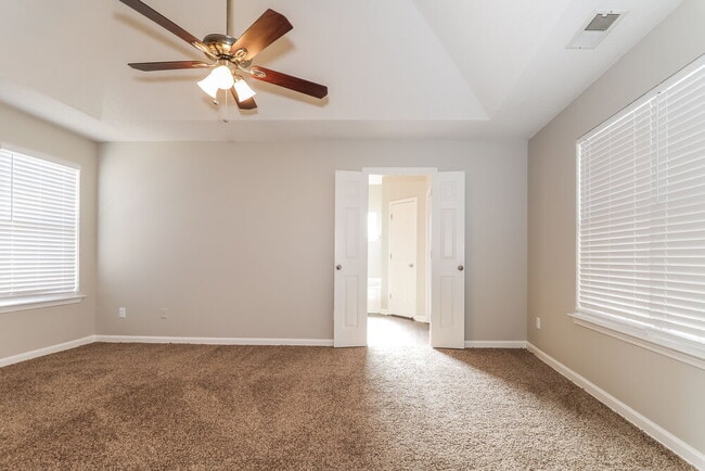 Foto del edificio - 9093 Weeping Cherry Ln