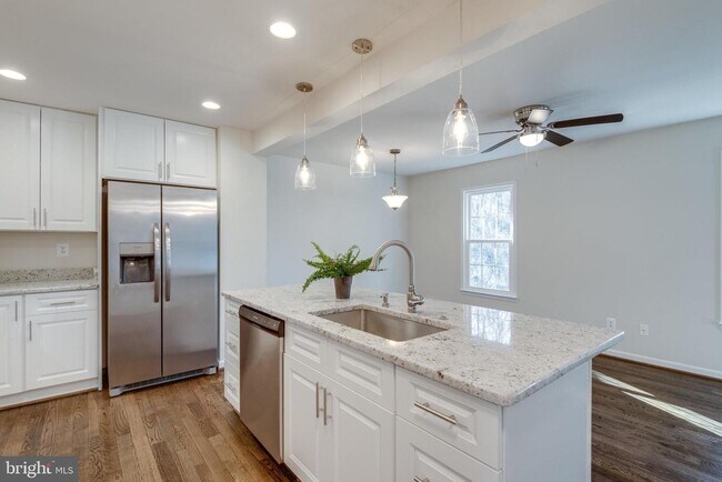 Building Photo - 2457 Alsop Ct