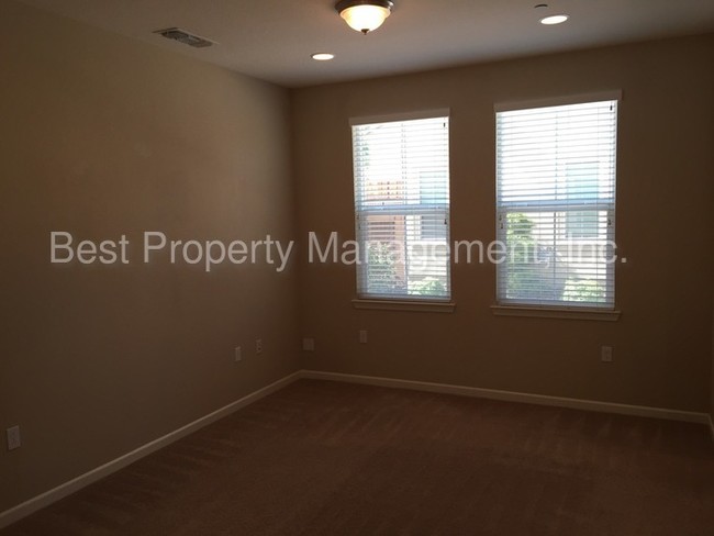 Building Photo - 371 Cortona Way