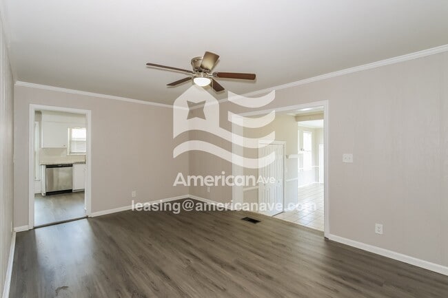 Building Photo - 3006 Eagle Dr