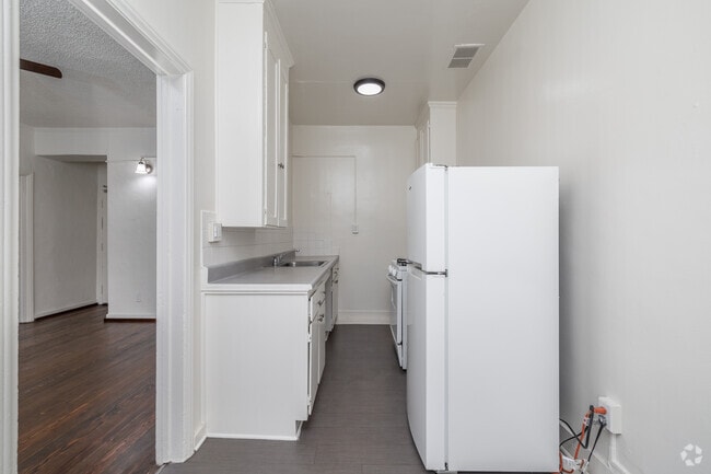Studio - 500SF - Kitchen - Wendover Apartments