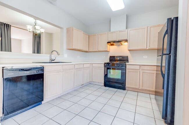 Building Photo - 3377 Ravinia Cir