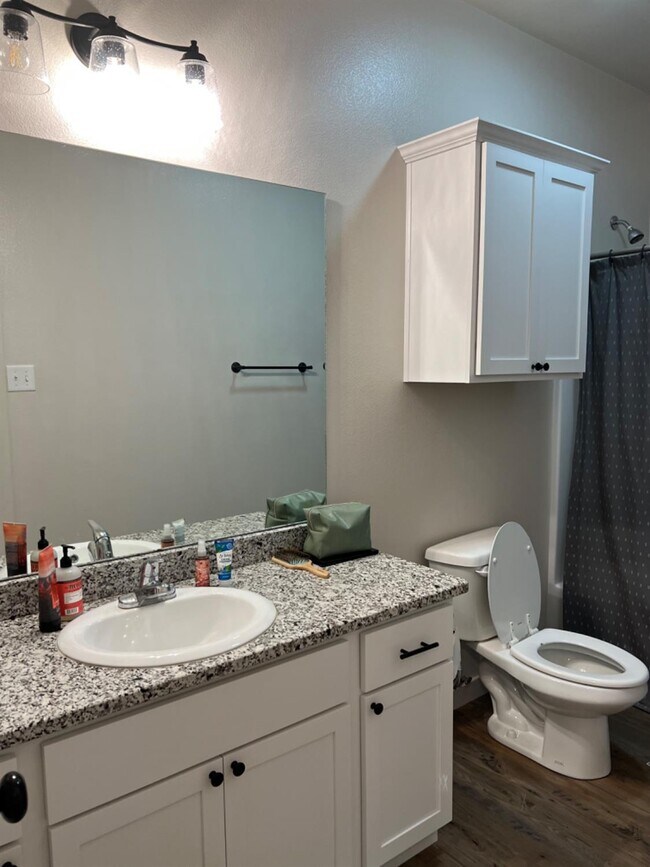 Building Photo - 2119 9th St