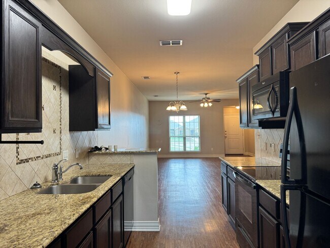 Building Photo - 311 Princess Place