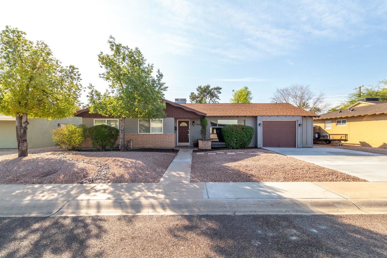 Primary Photo - 7509 E Edgemont Ave