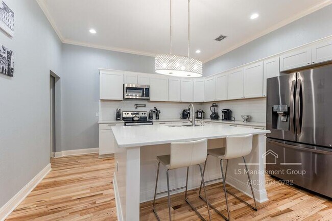 Foto del edificio - 415 Furnish Ave