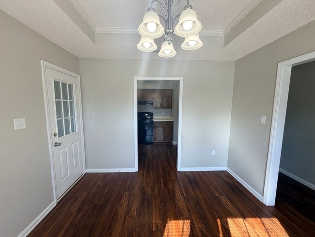 Building Photo - Check Out This 3BD/2B Home!!