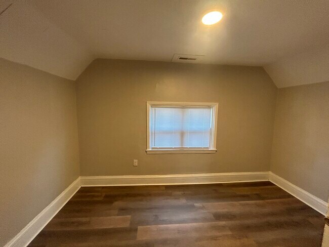 Foto del edificio - 856 E 21st St