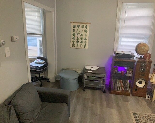 Foto del edificio - 947 E Market St