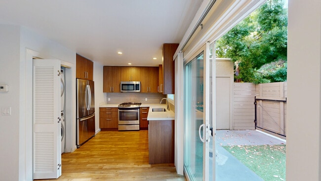Building Photo - 1443 Casa Buena Dr