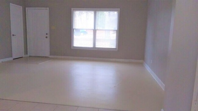 Foto del edificio - 3 bedroom/1 bath located in Durham
