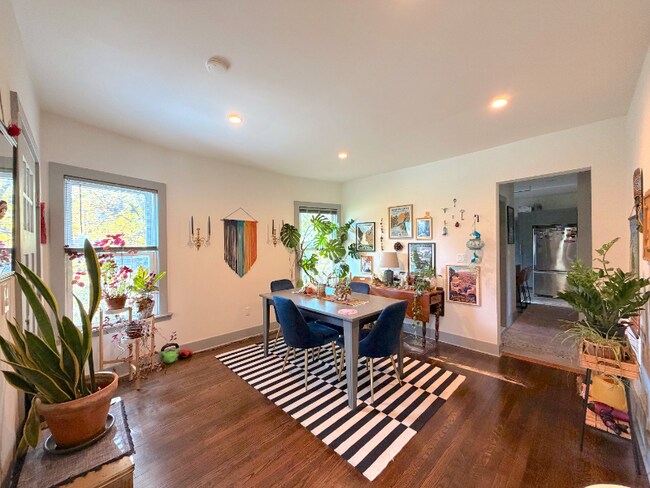 Foto del edificio - 1419 Fischer St