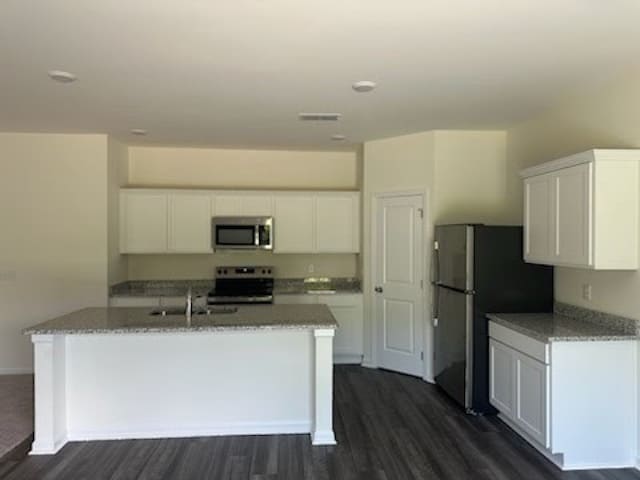 Building Photo - 121 Snowdrop Ave