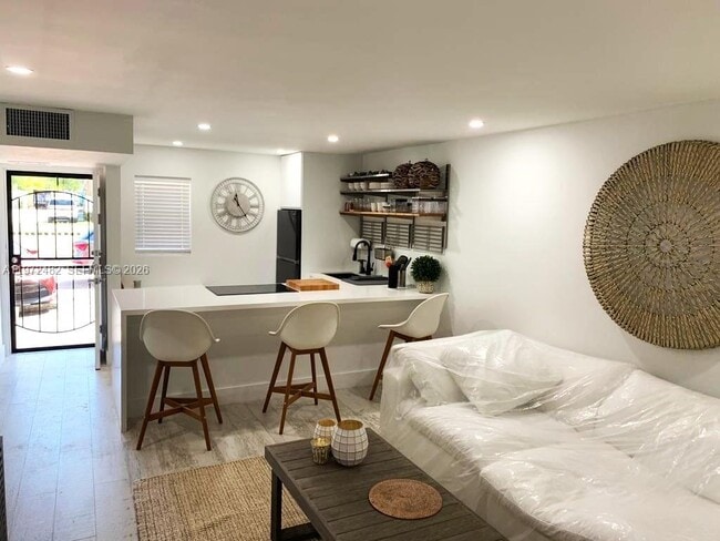 Building Photo - 20201 NE 29th Ct