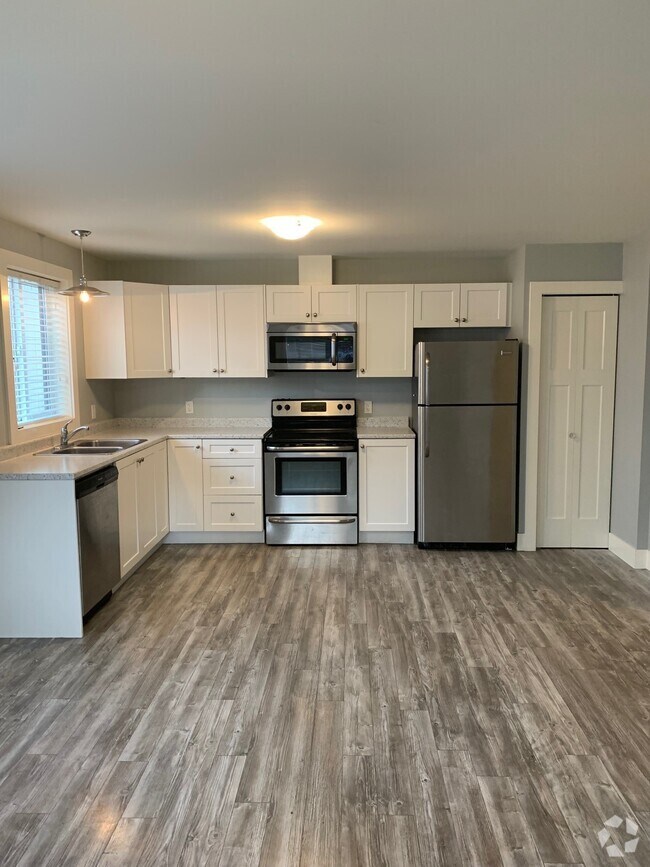 Apartments, Condos and Houses under C1,500 in Sooke, BC 1 Rentals