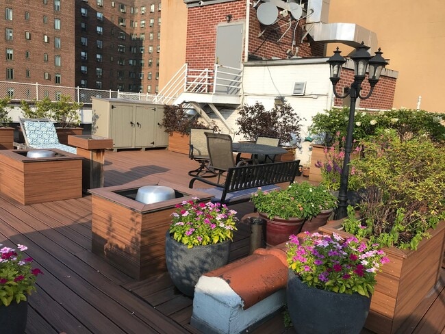 Building Photo - 224 1st Ave