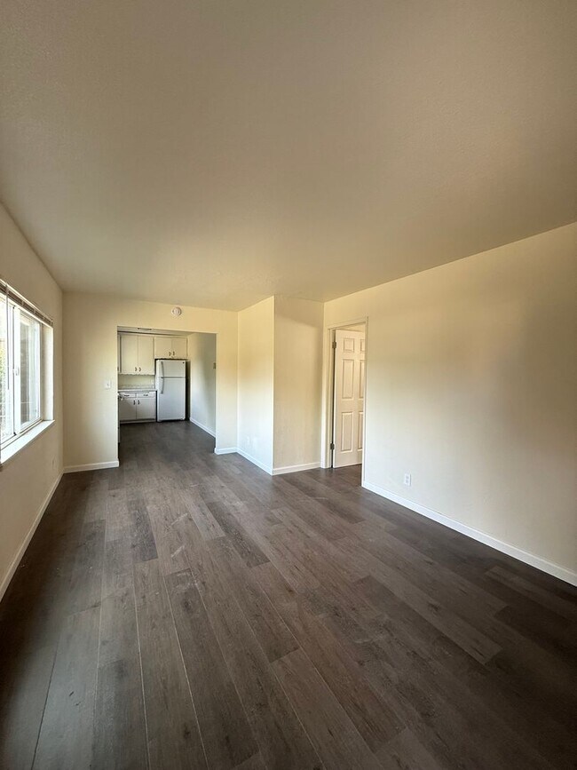 Foto del edificio - Available NOW!  Adorable updated house in North Chico