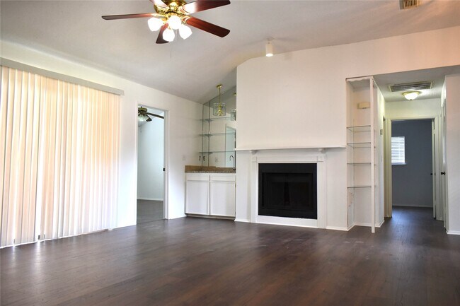 Building Photo - 16838 Markridge Dr