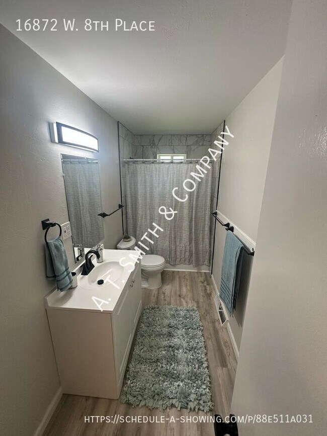 Foto del edificio - 16872 W 8th Pl