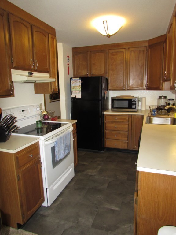 Building Photo - 135 N 105th St