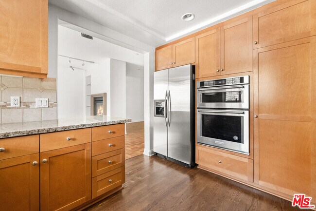 Foto del edificio - 5831 Seawalk Dr