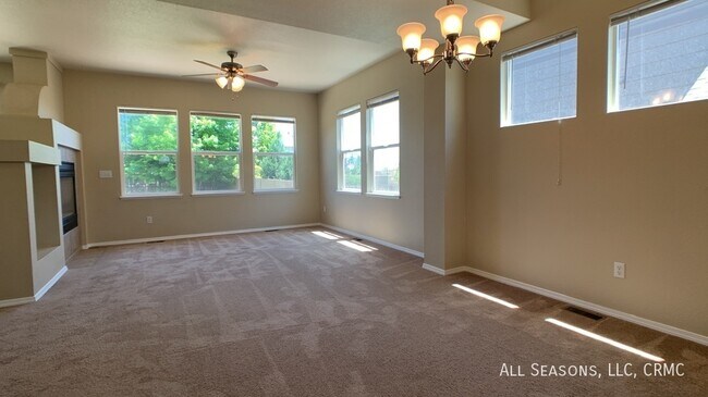 Photo - 3447 Astana Dr House