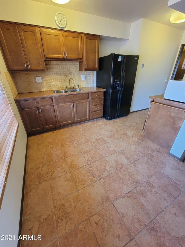 Building Photo - 17216 N Lime Rock Dr