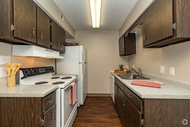 1BR, 1BA - 756SF - Kitchen - High Point East Apartment Homes