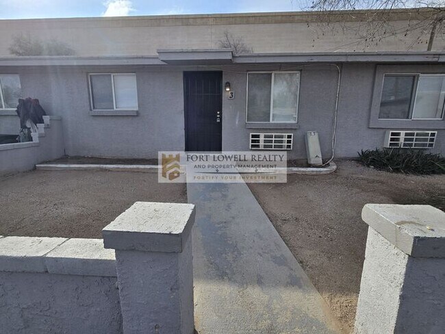 Foto del edificio - 2736 N Stone Ave