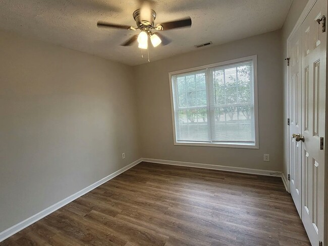 Foto del edificio - 317 Buckeye Dr