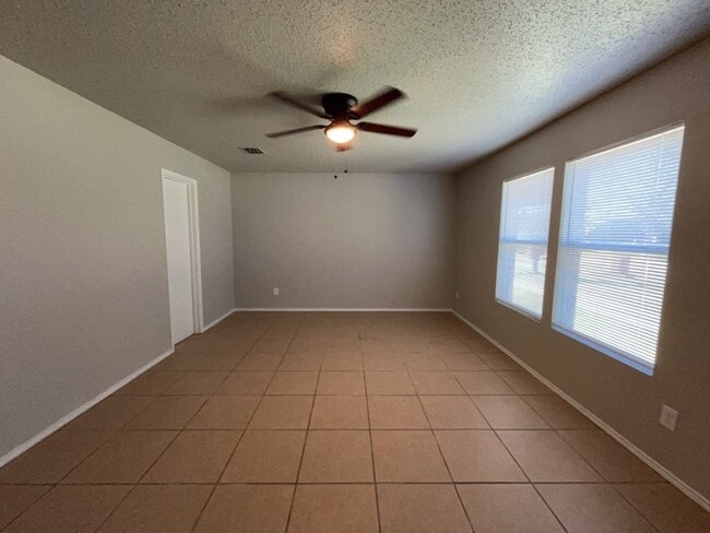 Building Photo - 1452 Gentle Rain Dr