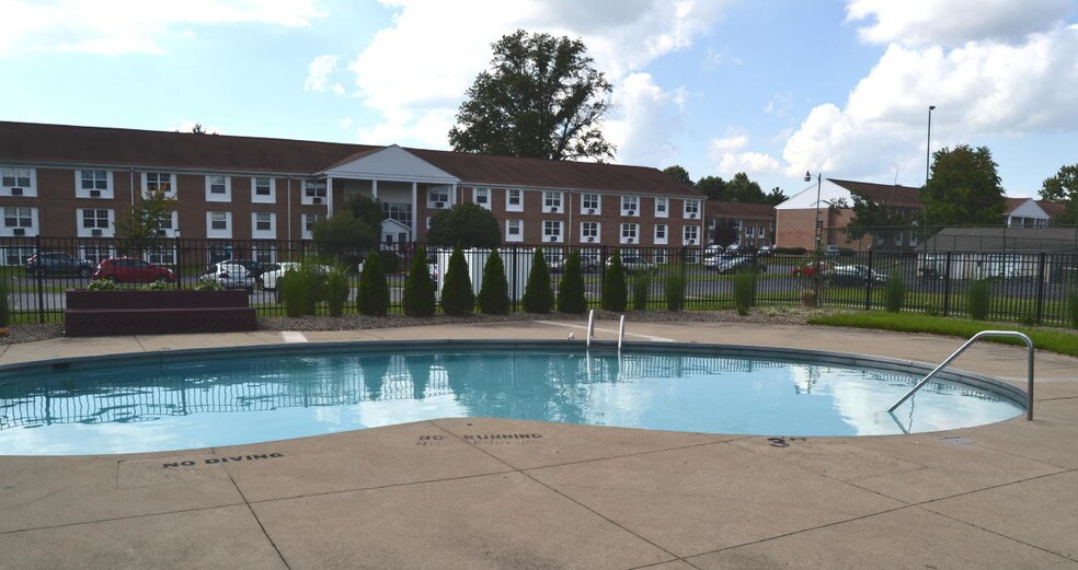 Studio Apartment Youngstown Ohio boulevard club apartments rentals - boardman, oh | apartments Studio Apartment Youngstown Ohio boulevard club apartments rentals - boardman, oh | apartments