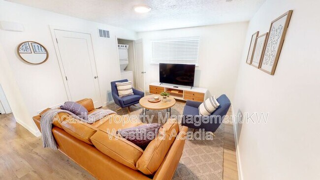 Building Photo - 1538 N Moon River Dr