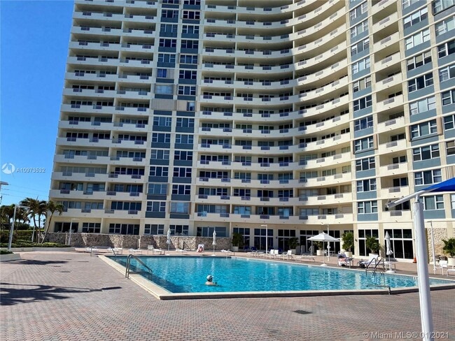 Building Photo - 3180 S Ocean Dr
