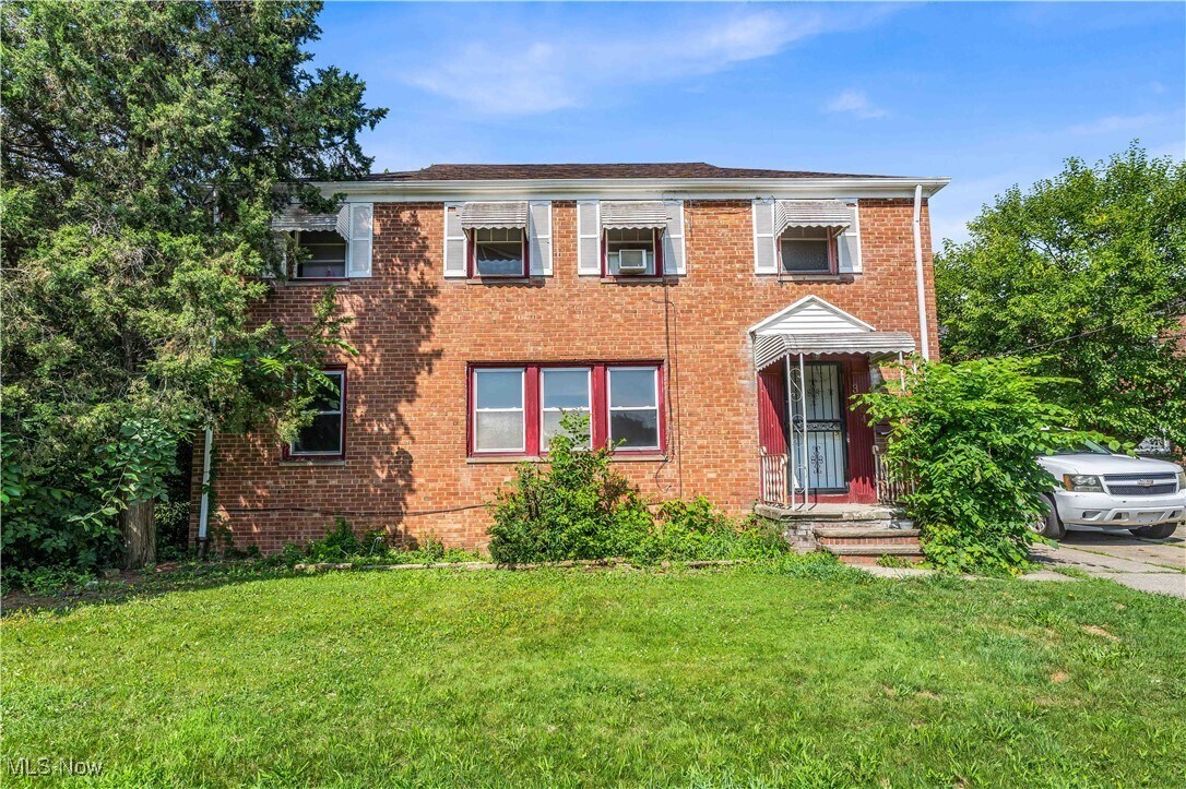 3264 E 149th St Cleveland, OH 44120 – photo 1