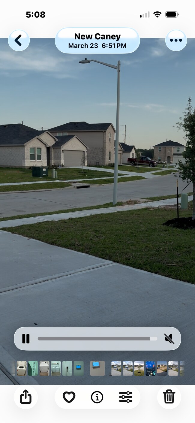 Building Photo - 20420 Laplace Ln
