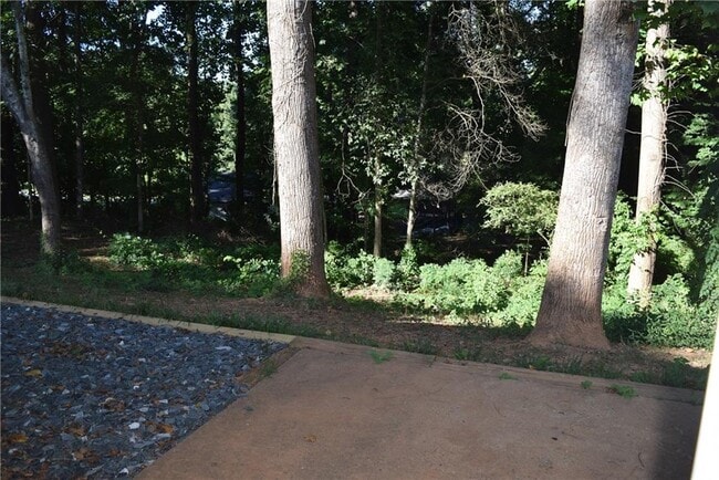 Building Photo - 475 Holly Ridge Dr NW