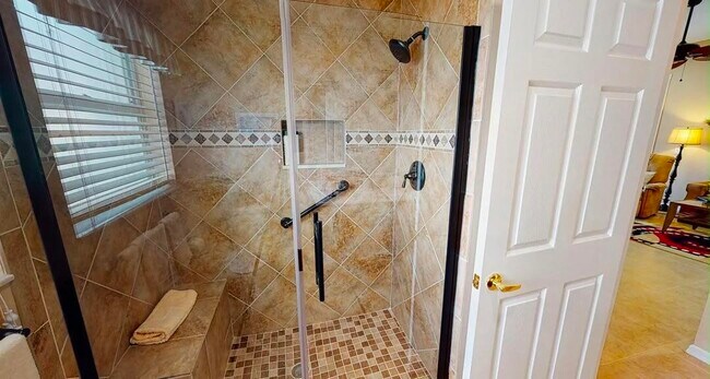 Building Photo - 635 Venetto Ct