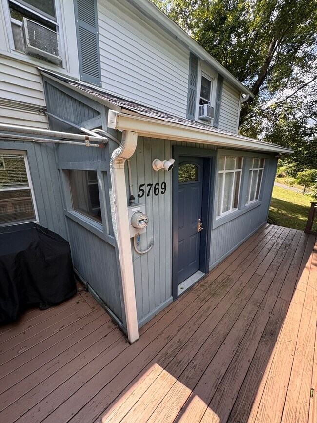 Foto del edificio - 5769 Harrison Ave
