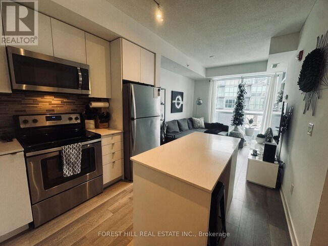 Building Photo - 5260 Dundas St